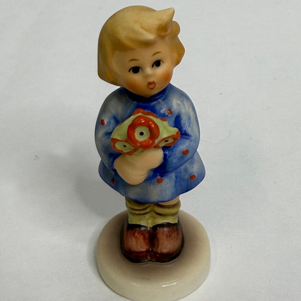 Hummel Blonde Girl with Nosegay Flowers #239/A 3.5" TMK 6